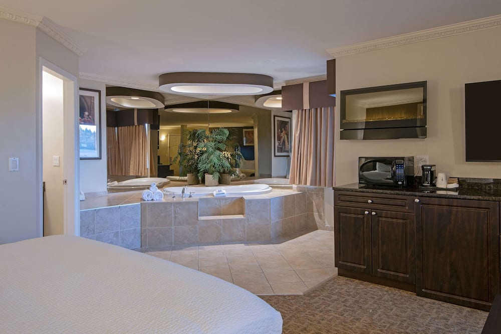 Travelodge by Wyndham Kamloops Mountview