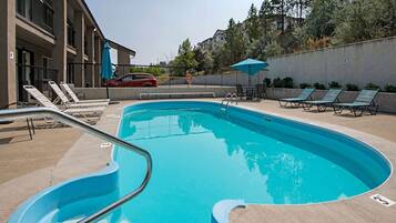 Piscina externa sazonal