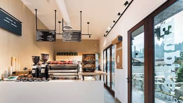 Breakfast, lunch, dinner served; local and international cuisine