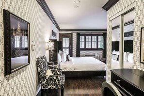 Suite, 1 King Bed, Non Smoking, Balcony | 1 bedroom, in-room safe, iron/ironing board, cribs/infant beds