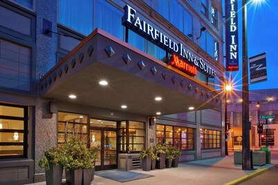 Fairfield Inn & Suites by Marriott Milwaukee Downtown