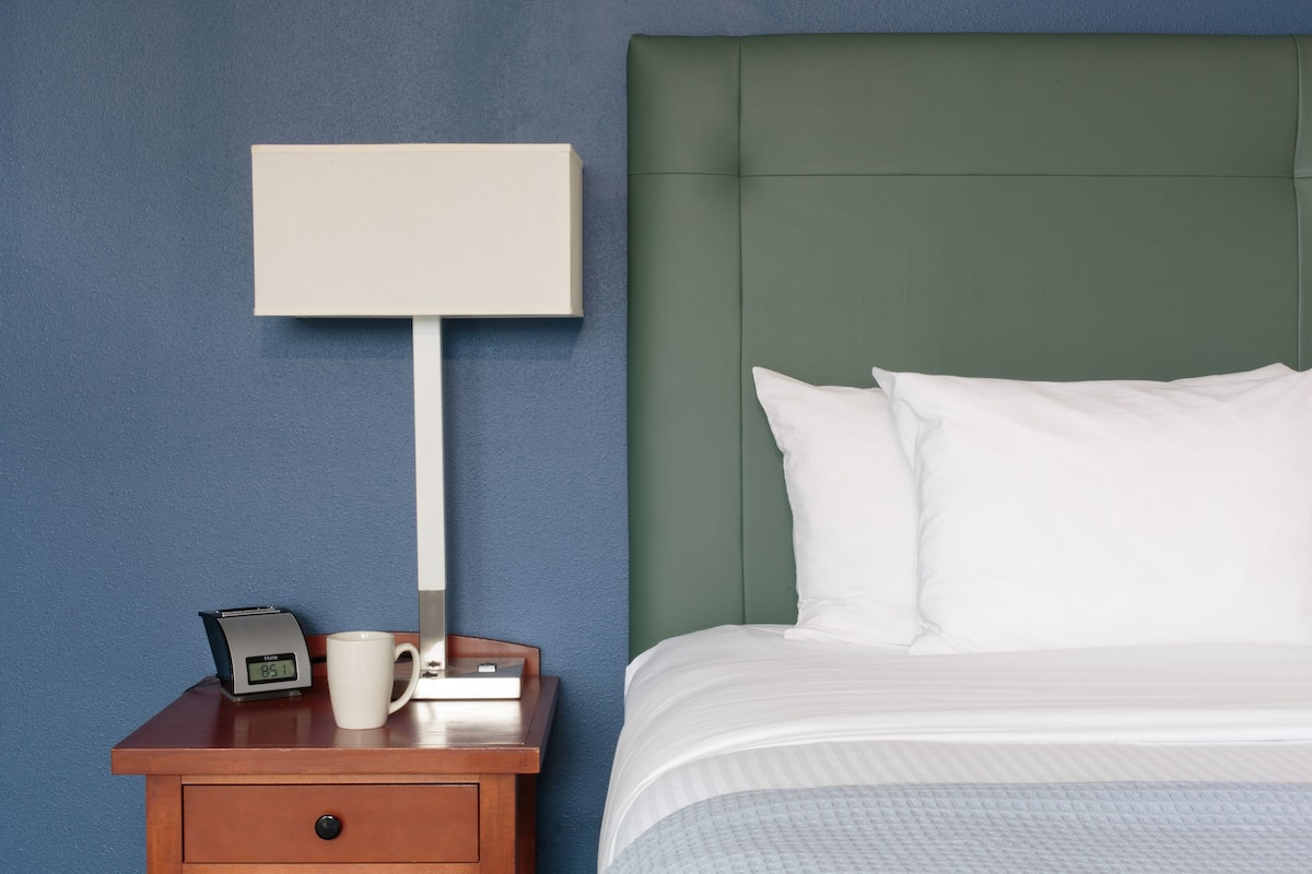 1 habitación, ropa de cama de alta calidad y escritorio