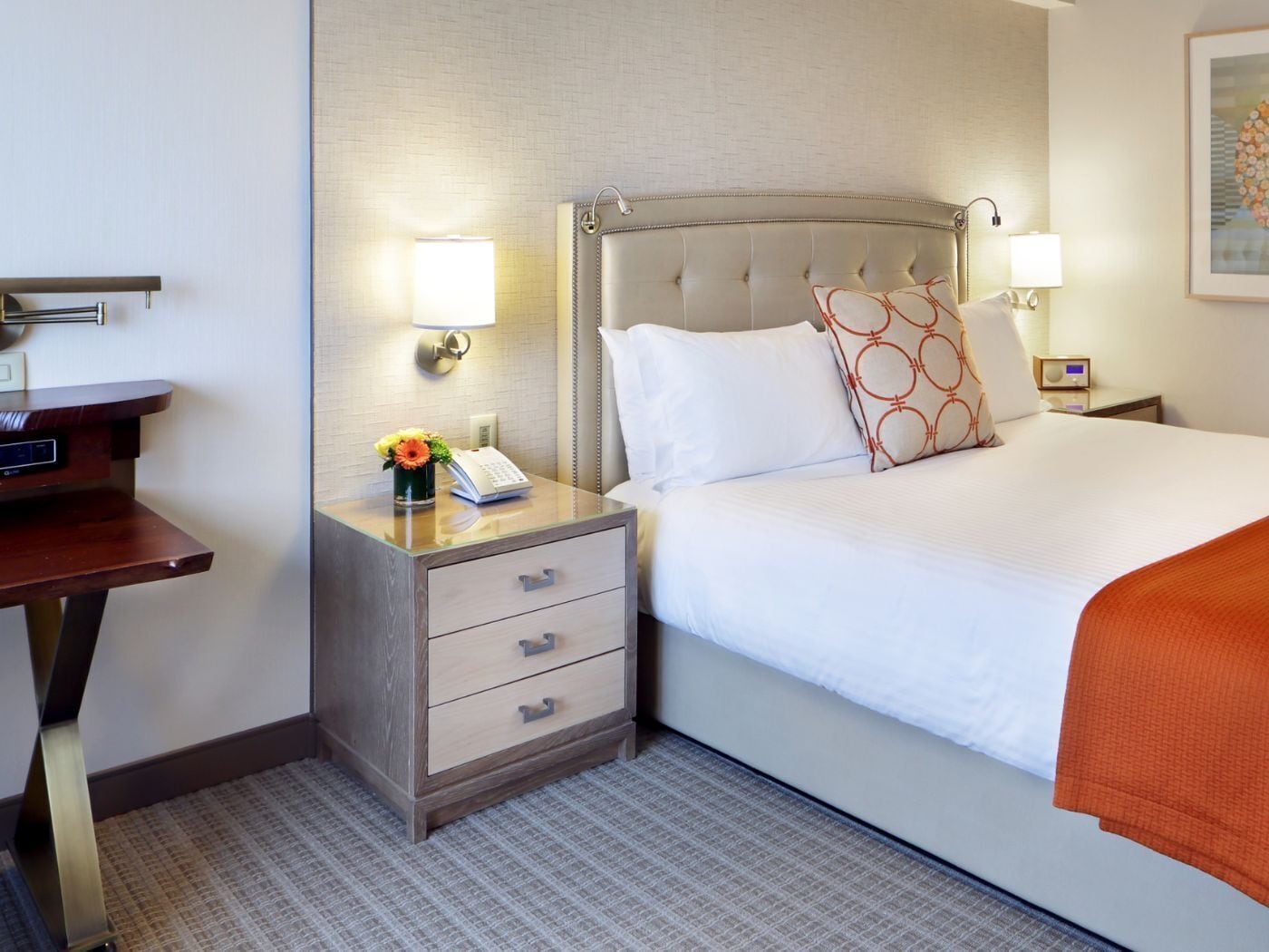 Deluxe Room, 1 King Bed | Hypo-allergenic bedding, pillowtop beds, in-room safe, desk