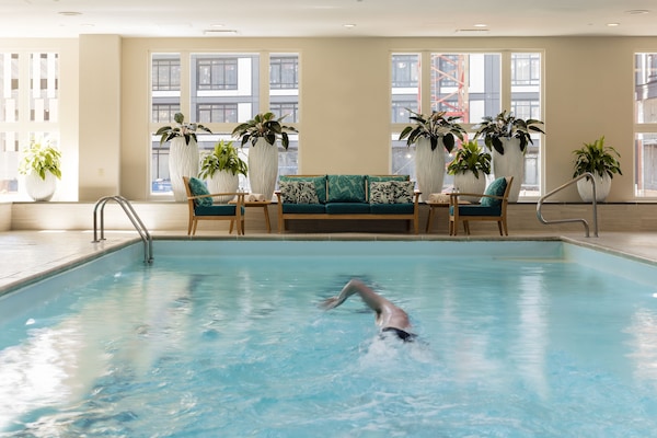 Een binnenzwembad
