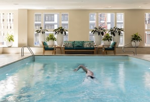 Piscine intérieure