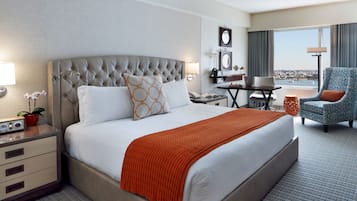 Signature Room, 1 King Bed, Harbor View | Hypo-allergenic bedding, pillowtop beds, in-room safe, desk