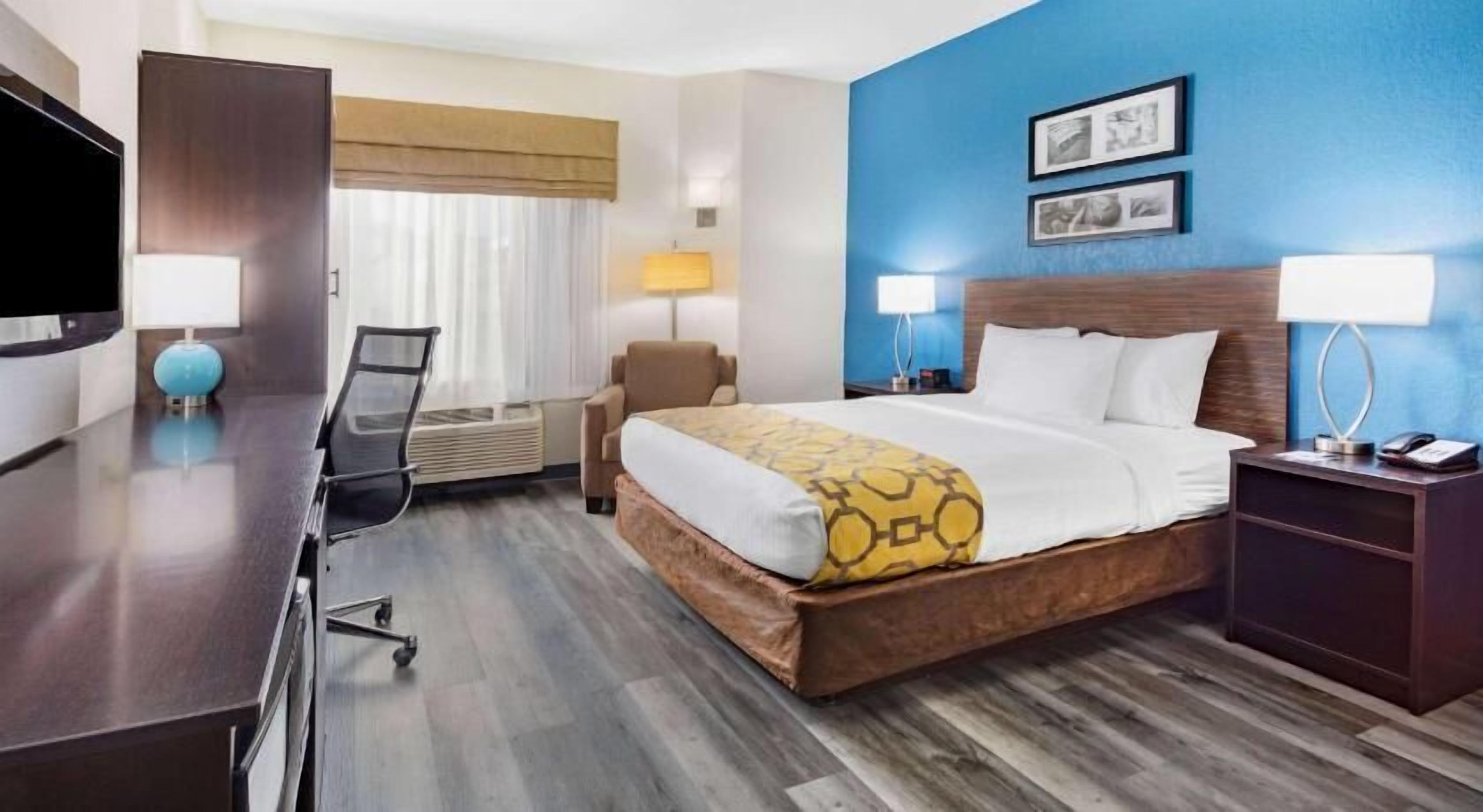 Desk, iron/ironing board, rollaway beds, free WiFi