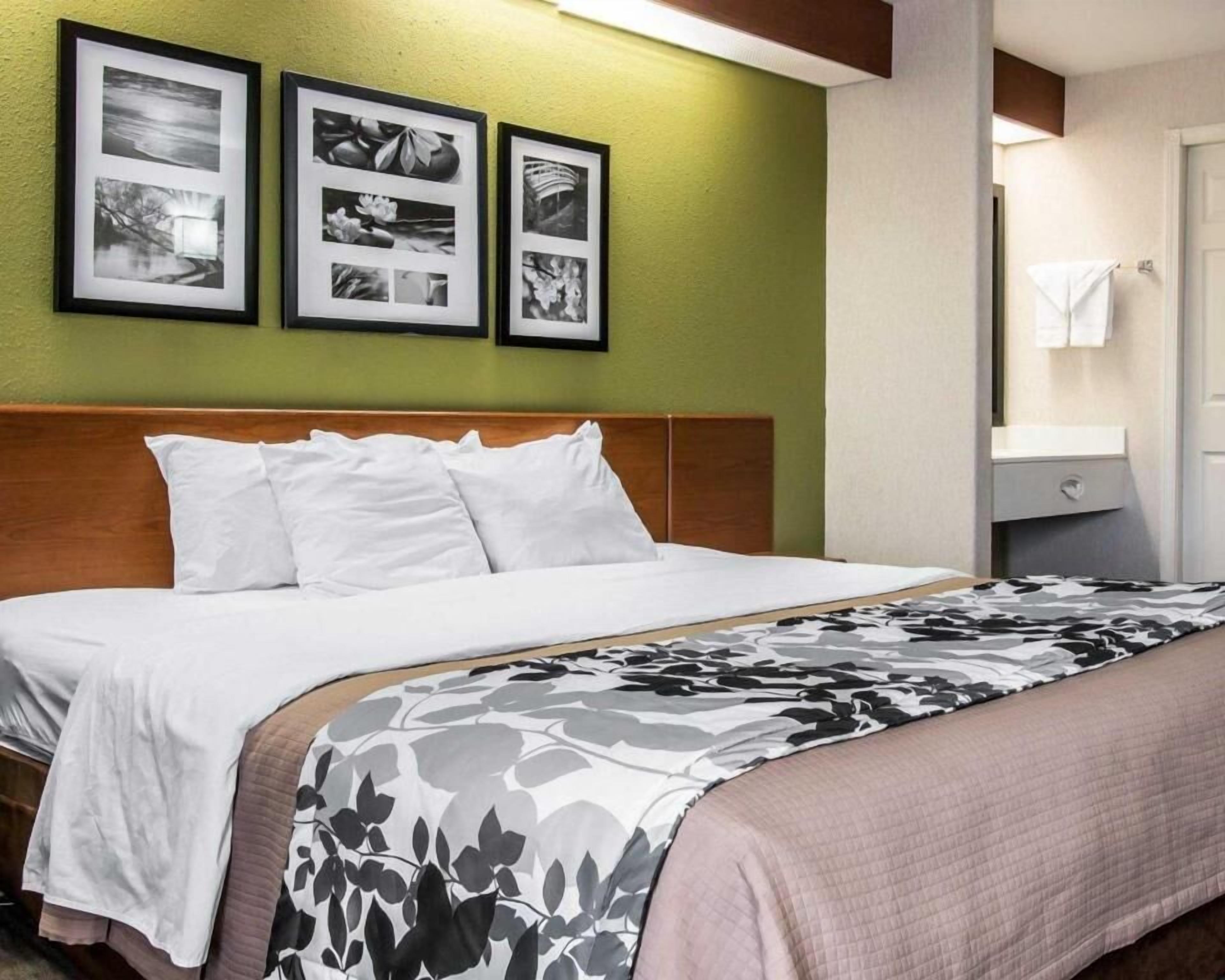 Desk, iron/ironing board, rollaway beds, free WiFi