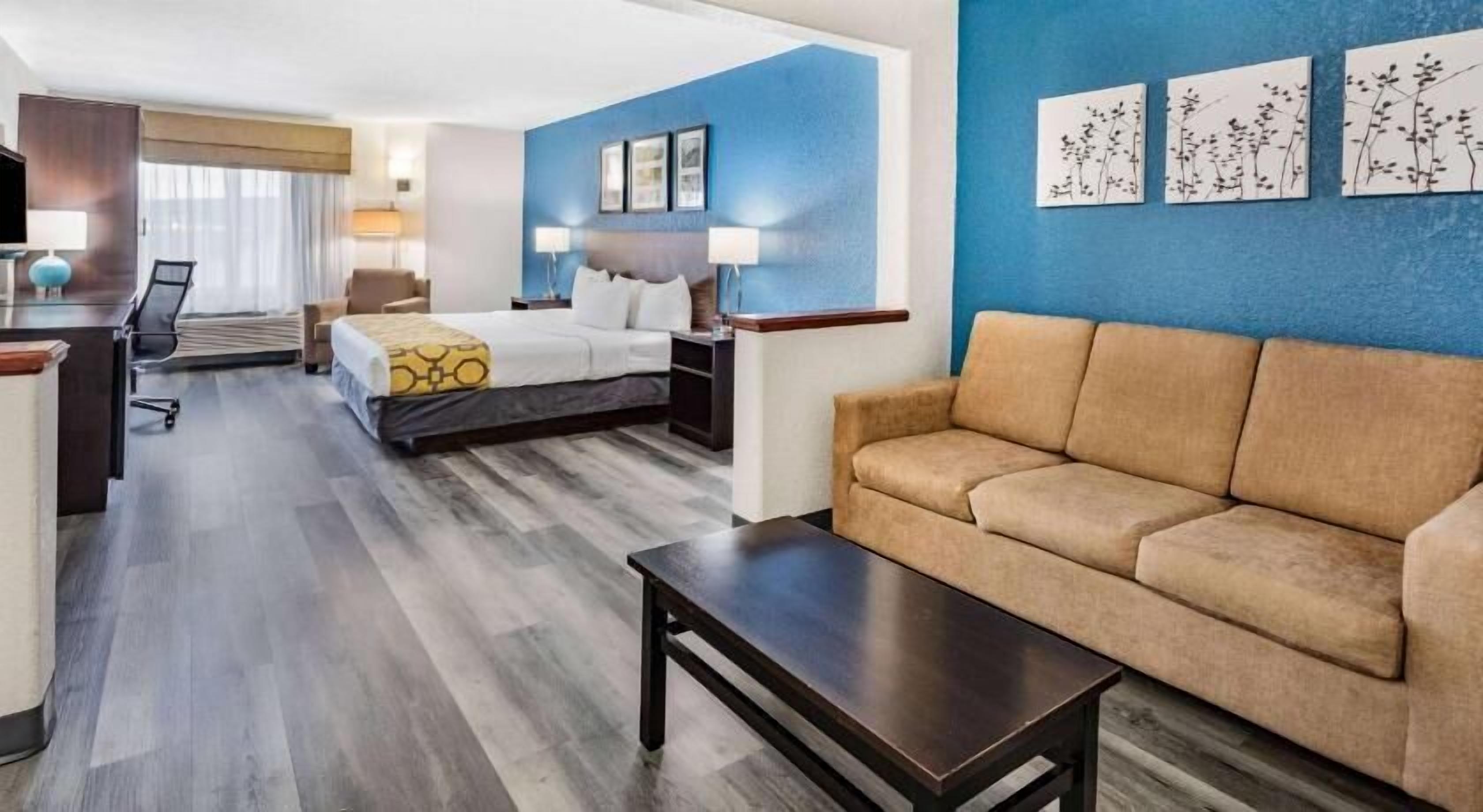 Desk, iron/ironing board, rollaway beds, free WiFi