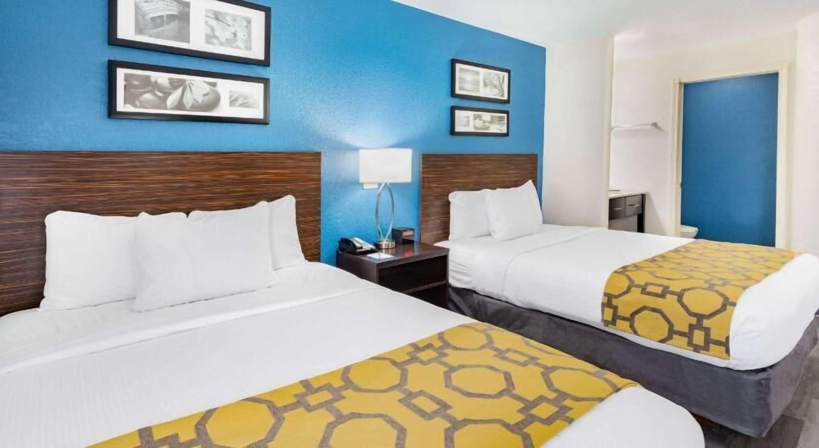 Desk, iron/ironing board, rollaway beds, free WiFi