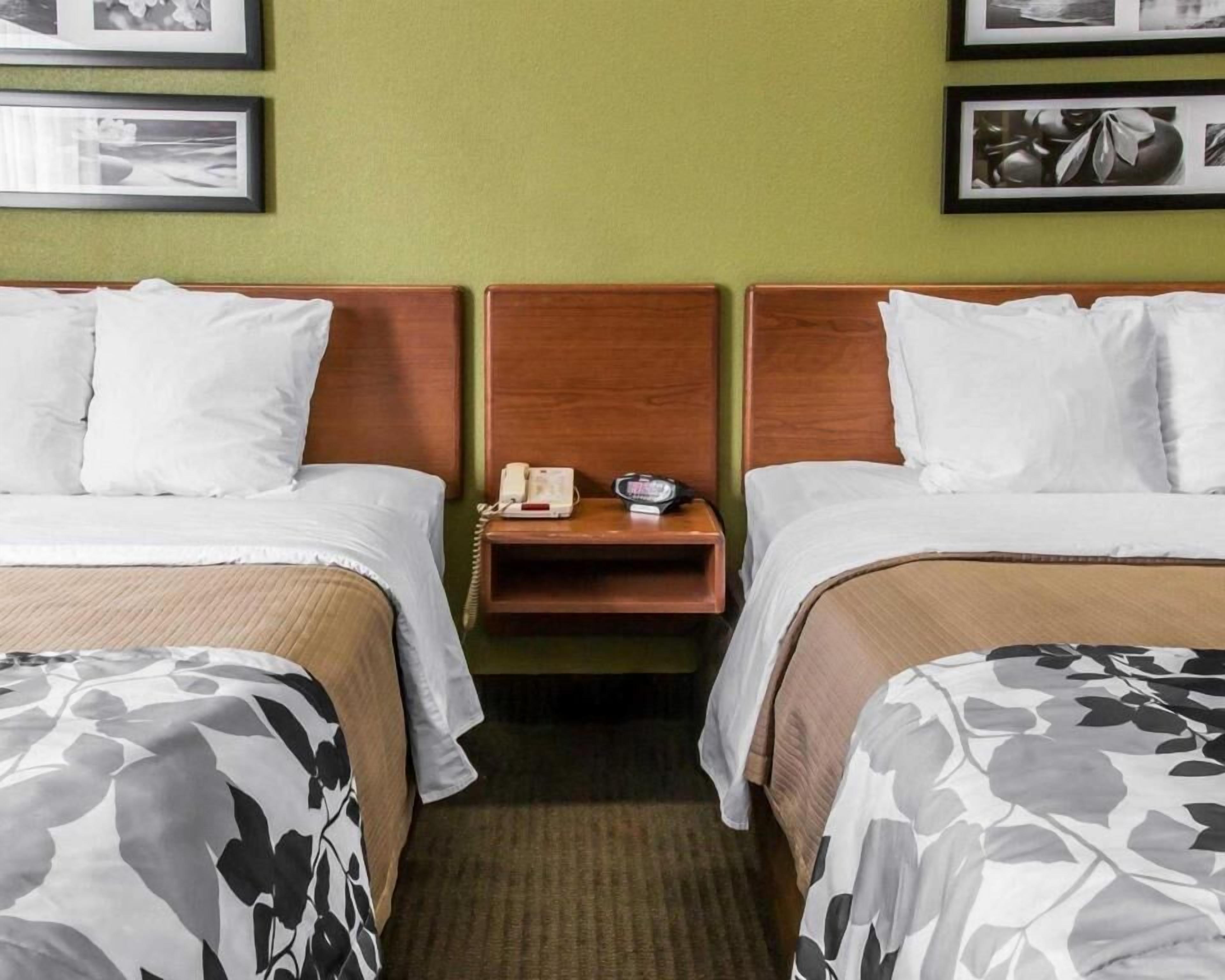 Desk, iron/ironing board, rollaway beds, free WiFi