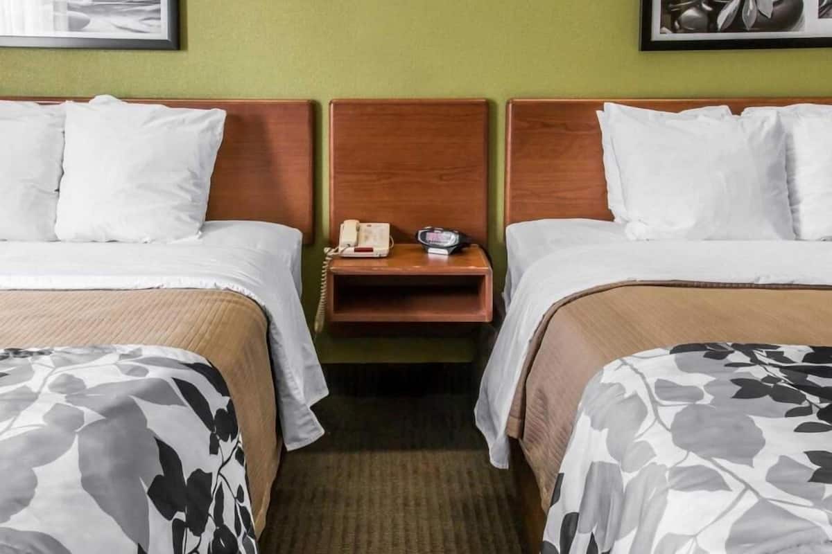 Desk, iron/ironing board, rollaway beds, free WiFi