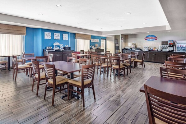 Free buffet breakfast 