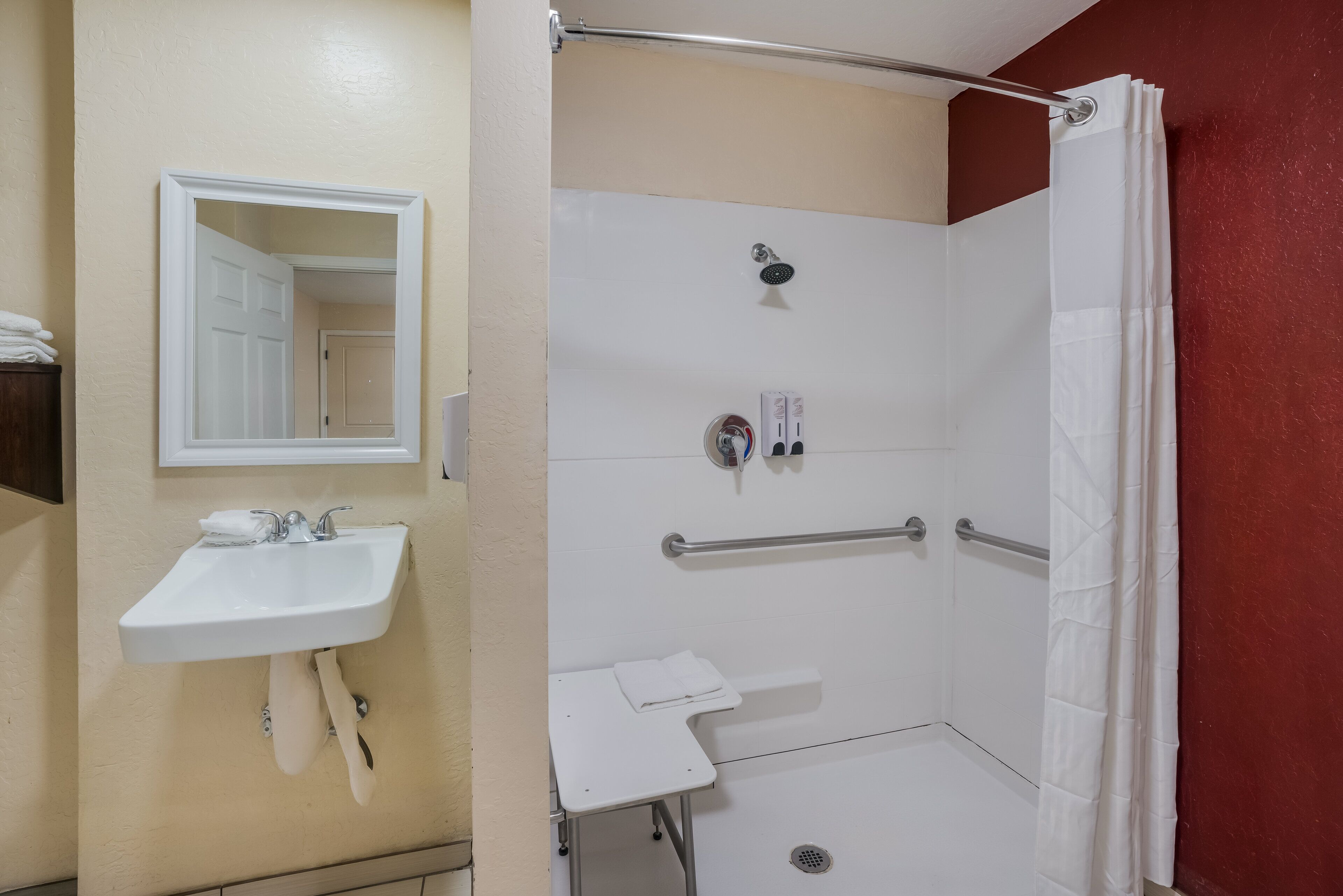 Photo - Red Roof Inn Stockton