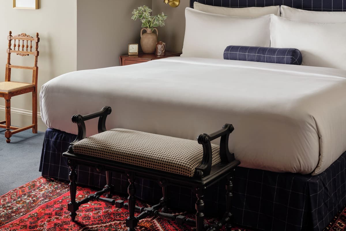 Suite (Parlour) | Minibar, in-room safe, laptop workspace, iron/ironing board