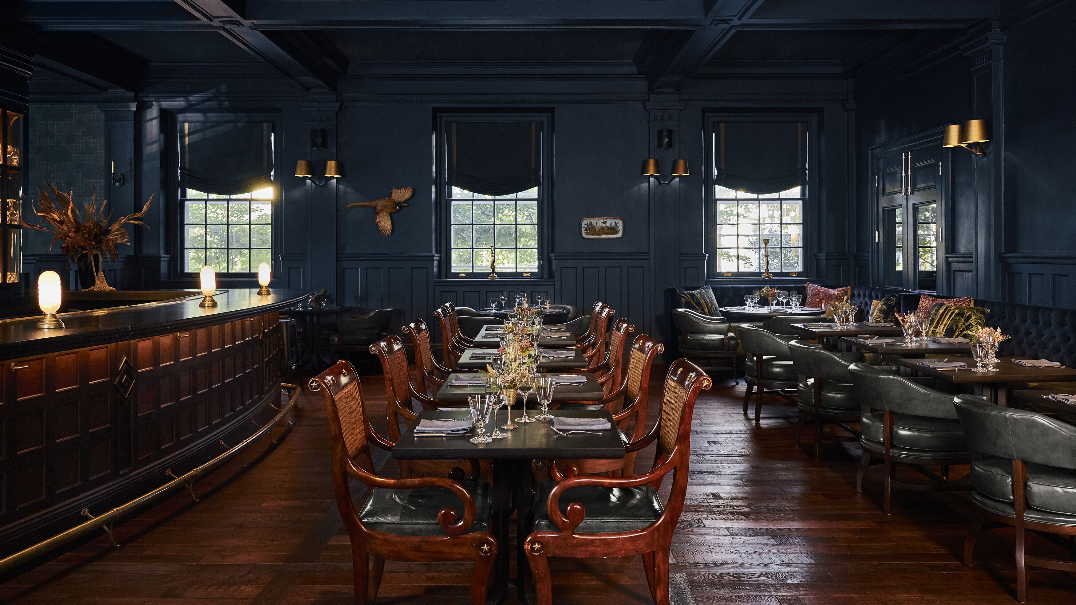 2 restaurants, breakfast, lunch, dinner served; american cuisine