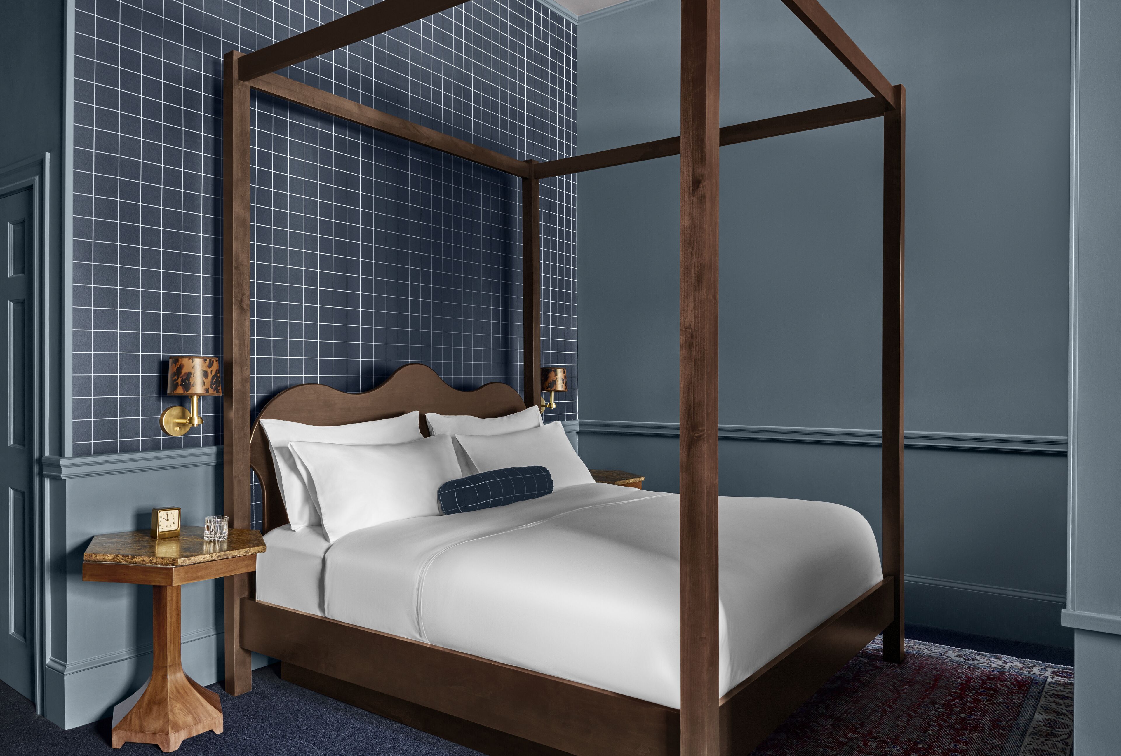 suite (manor) | minibar, in-room safe, laptop workspace, iron/ironing board