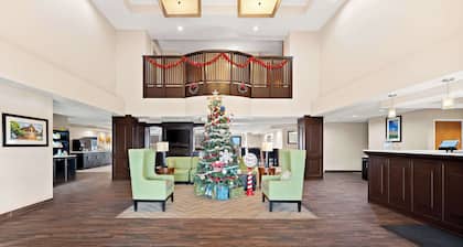Comfort Inn & Suites Decatur - Forsyth