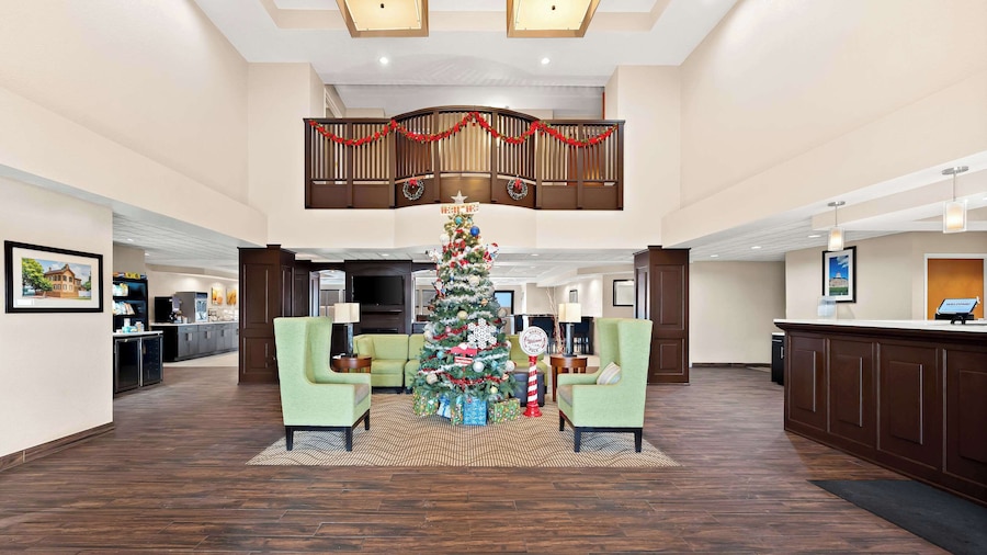Comfort Inn & Suites Decatur - Forsyth