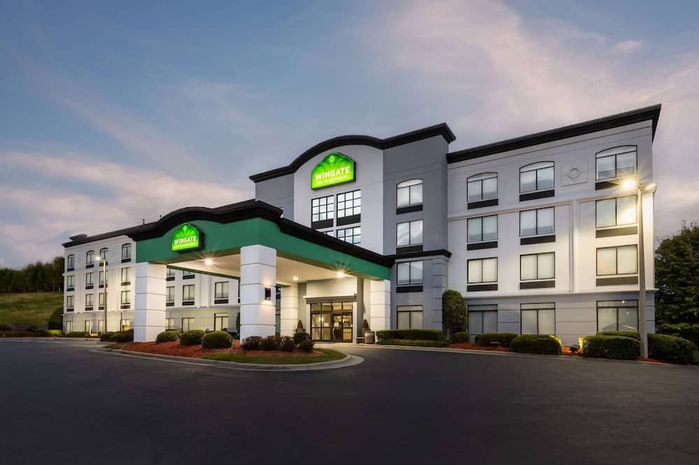 luxury hotels in Concord