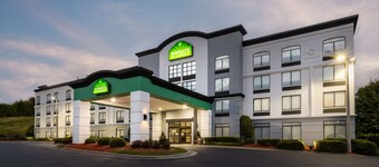 Wingate by Wyndham Charlotte Speedway/Concord