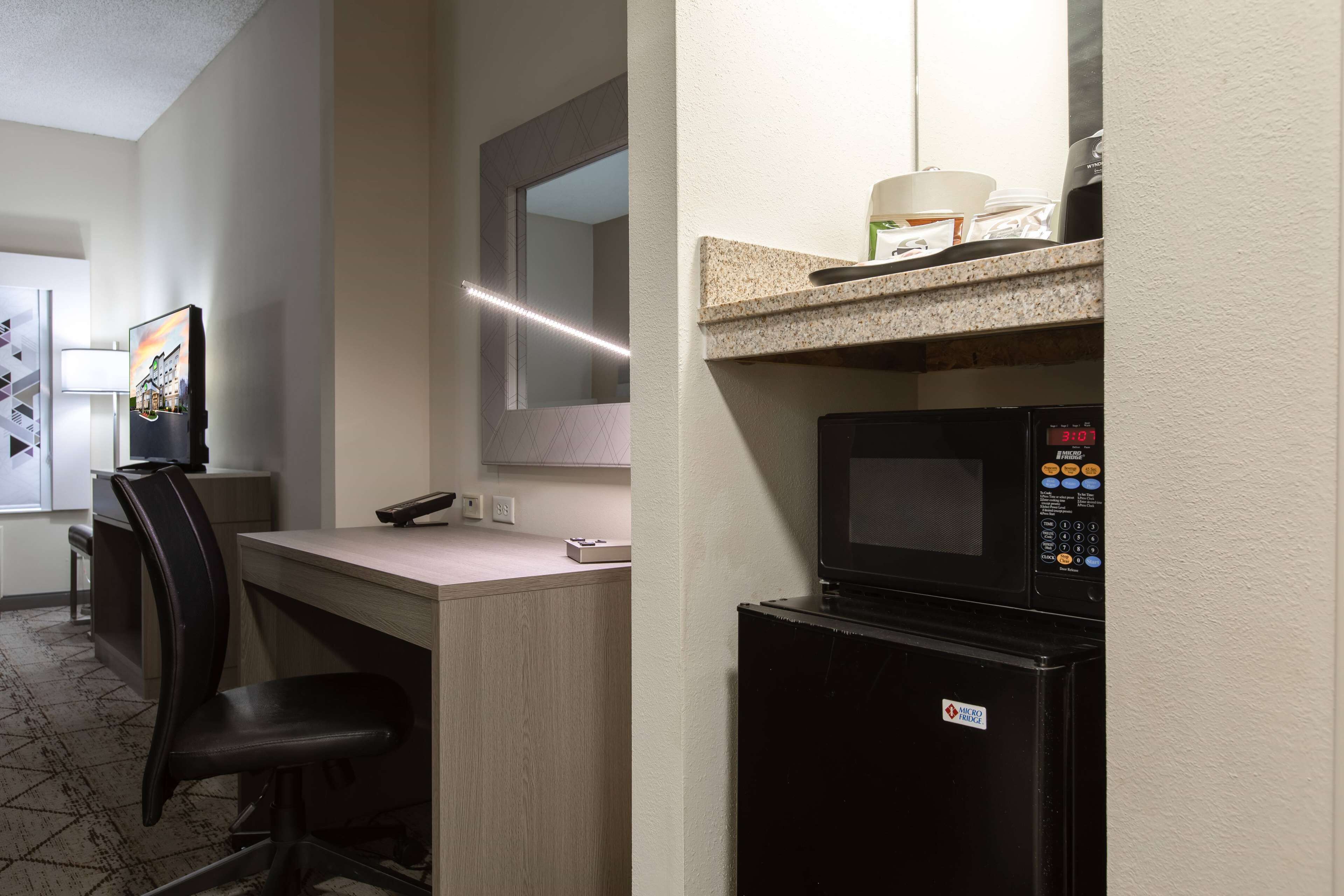 room, 1 king bed, accessible, non smoking | in-room safe, desk, blackout curtains, iron/ironing board