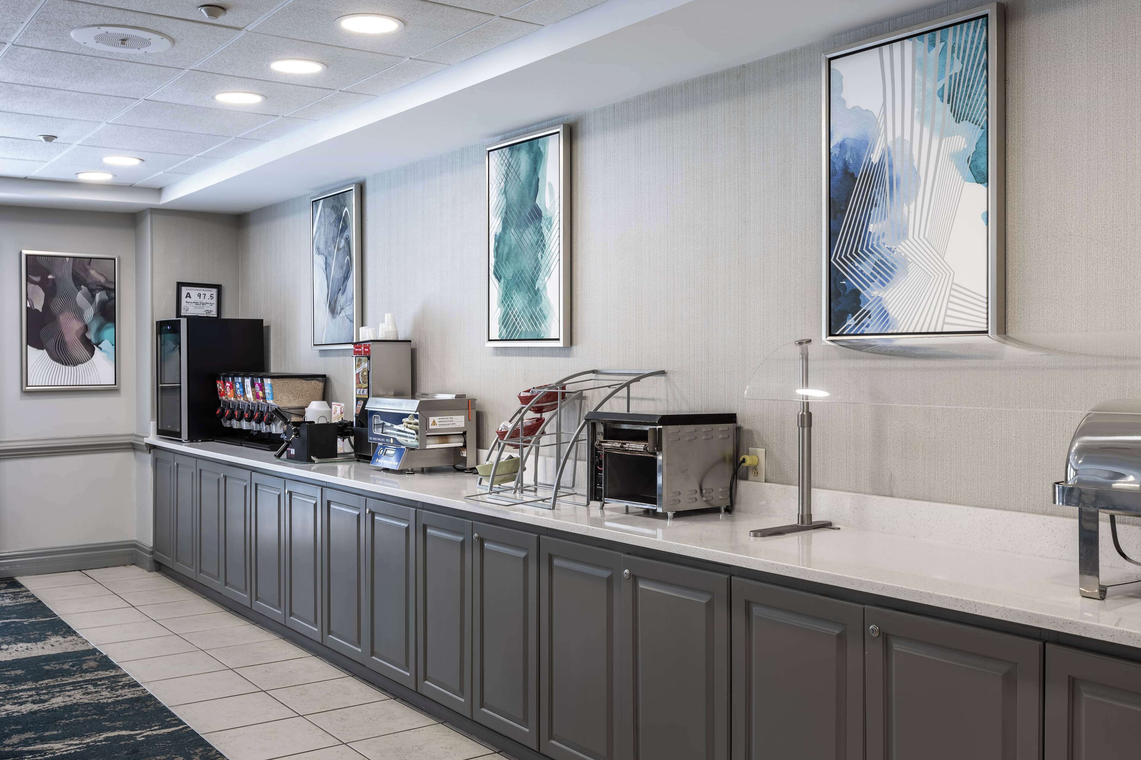 free daily continental breakfast