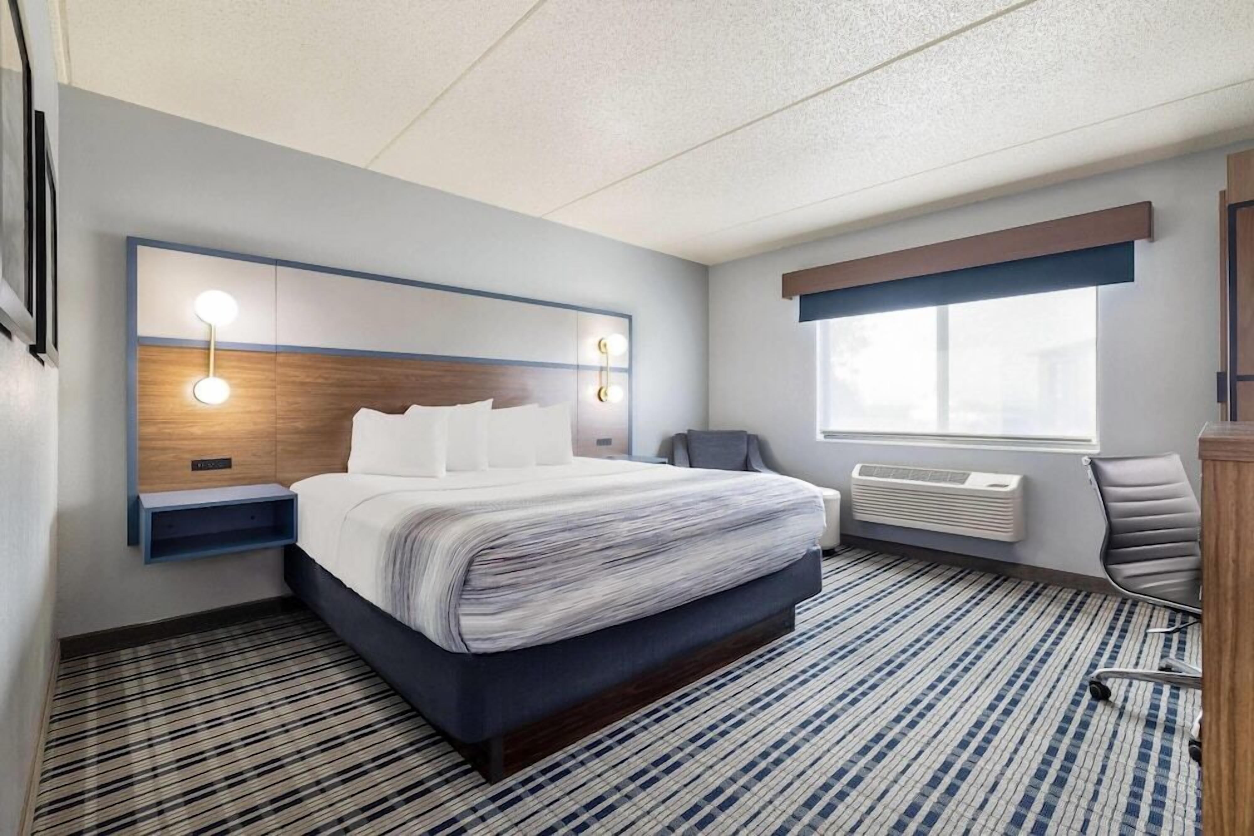 Desk, iron/ironing board, free WiFi, bed sheets