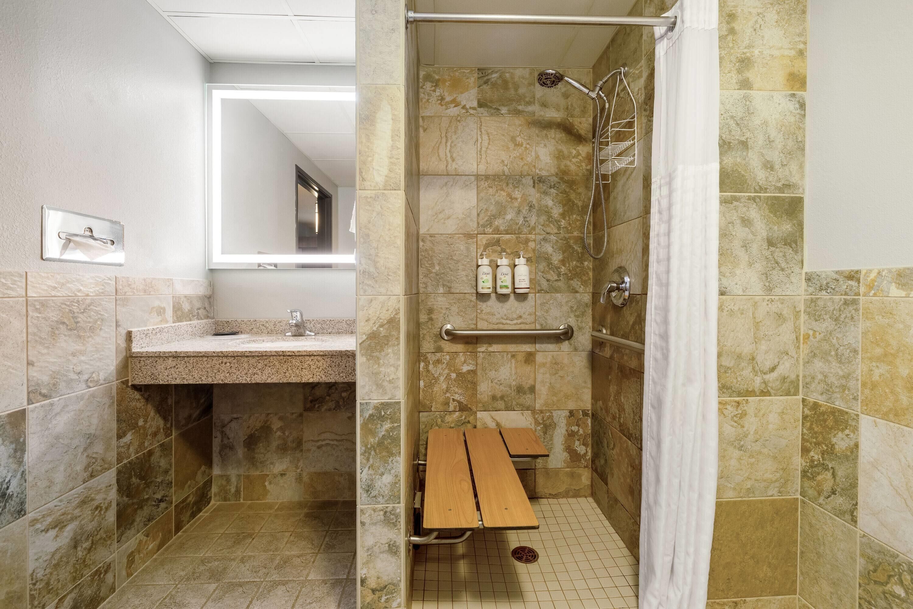 Kamar mandi difabel