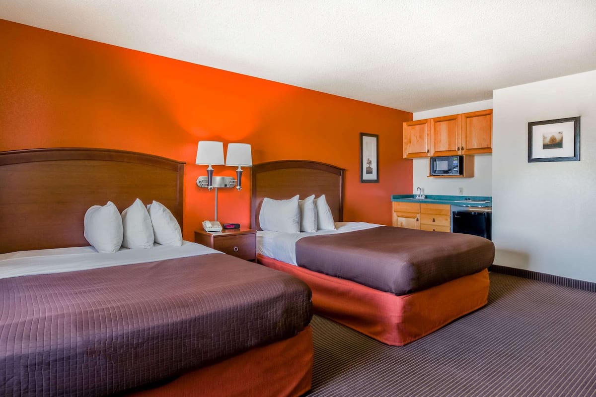 Desk, iron/ironing board, travel crib, free WiFi