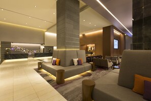 Lobby lounge - Loews Hollywood Hotel (Los Angeles)