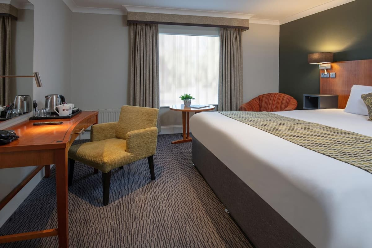 In-room safe, desk, iron/ironing board, free WiFi