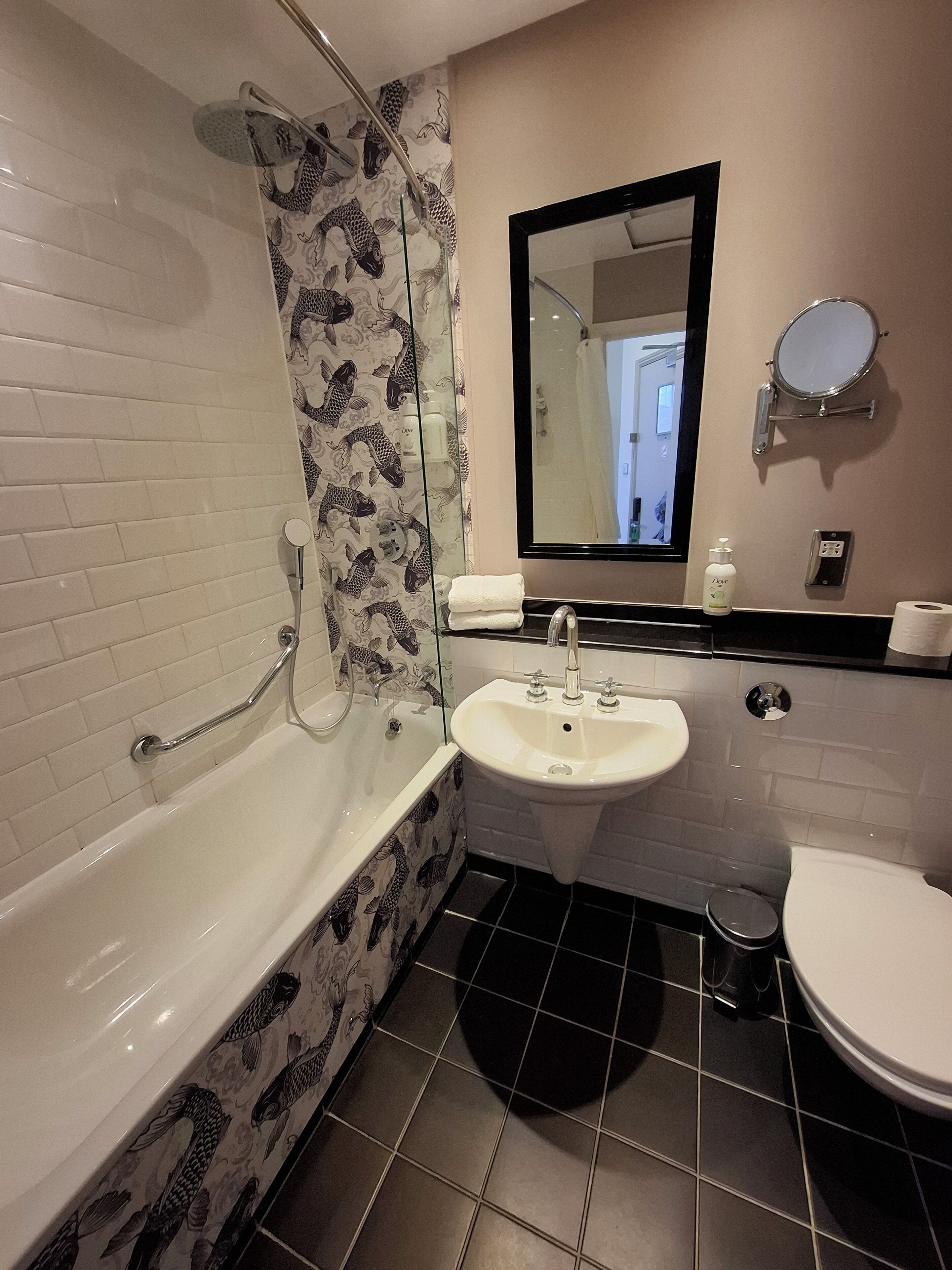 standard room, 1 double bed, non smoking | bathroom | eco-friendly toiletries, hair dryer, towels