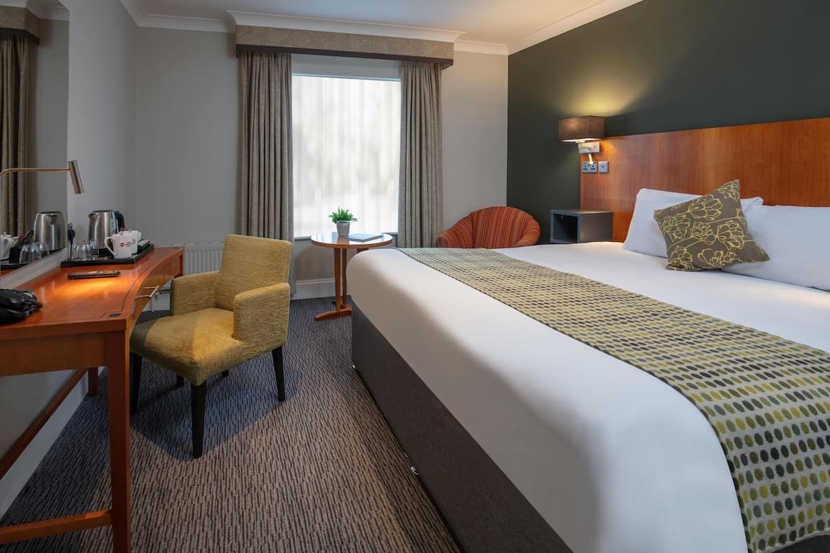 In-room safe, desk, iron/ironing board, WiFi (free)