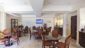 Desayuno para llevar incluido todos los días