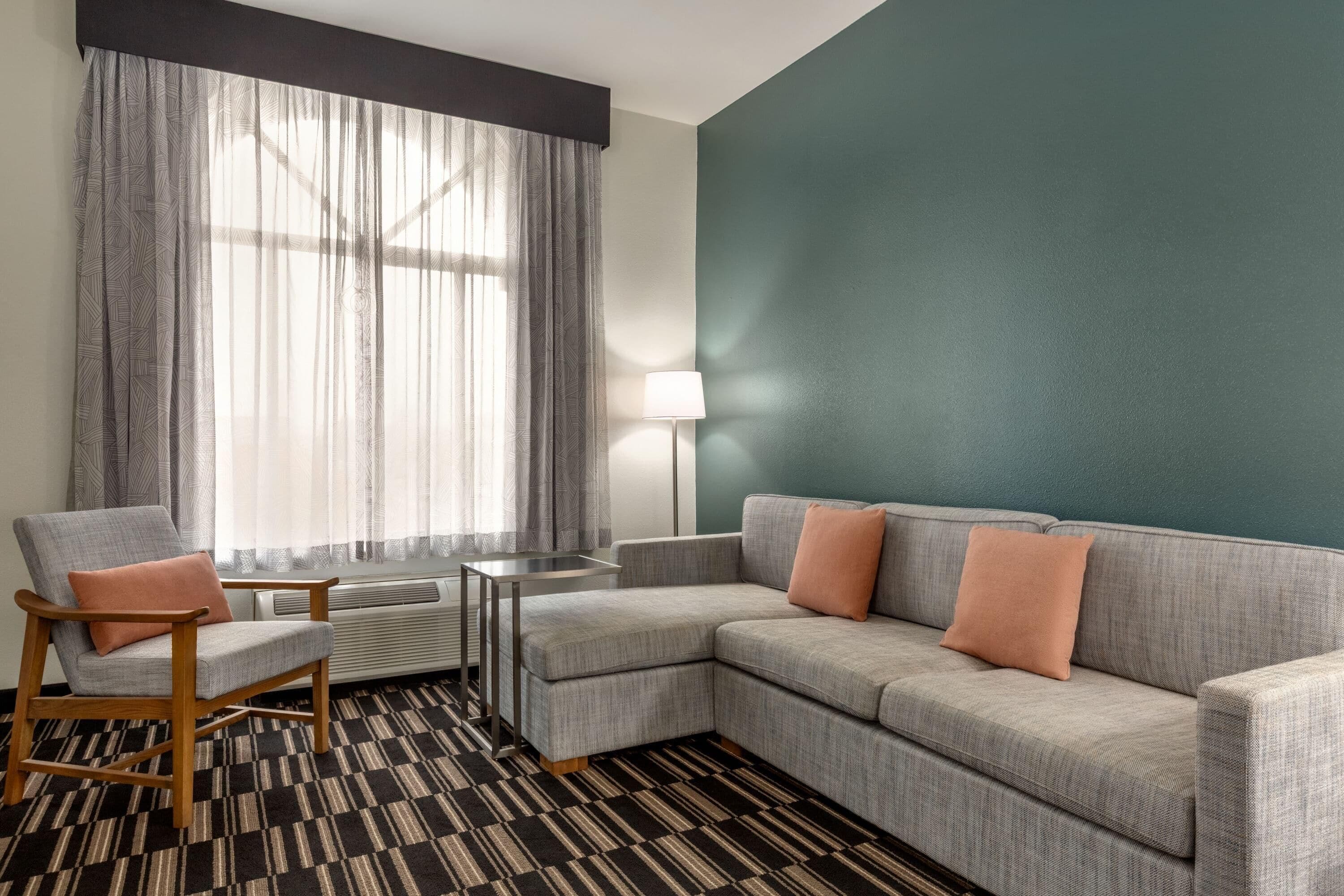 Executive Room, 1 King Bed, Non Smoking | Premium bedding, desk, iron/ironing board, free WiFi