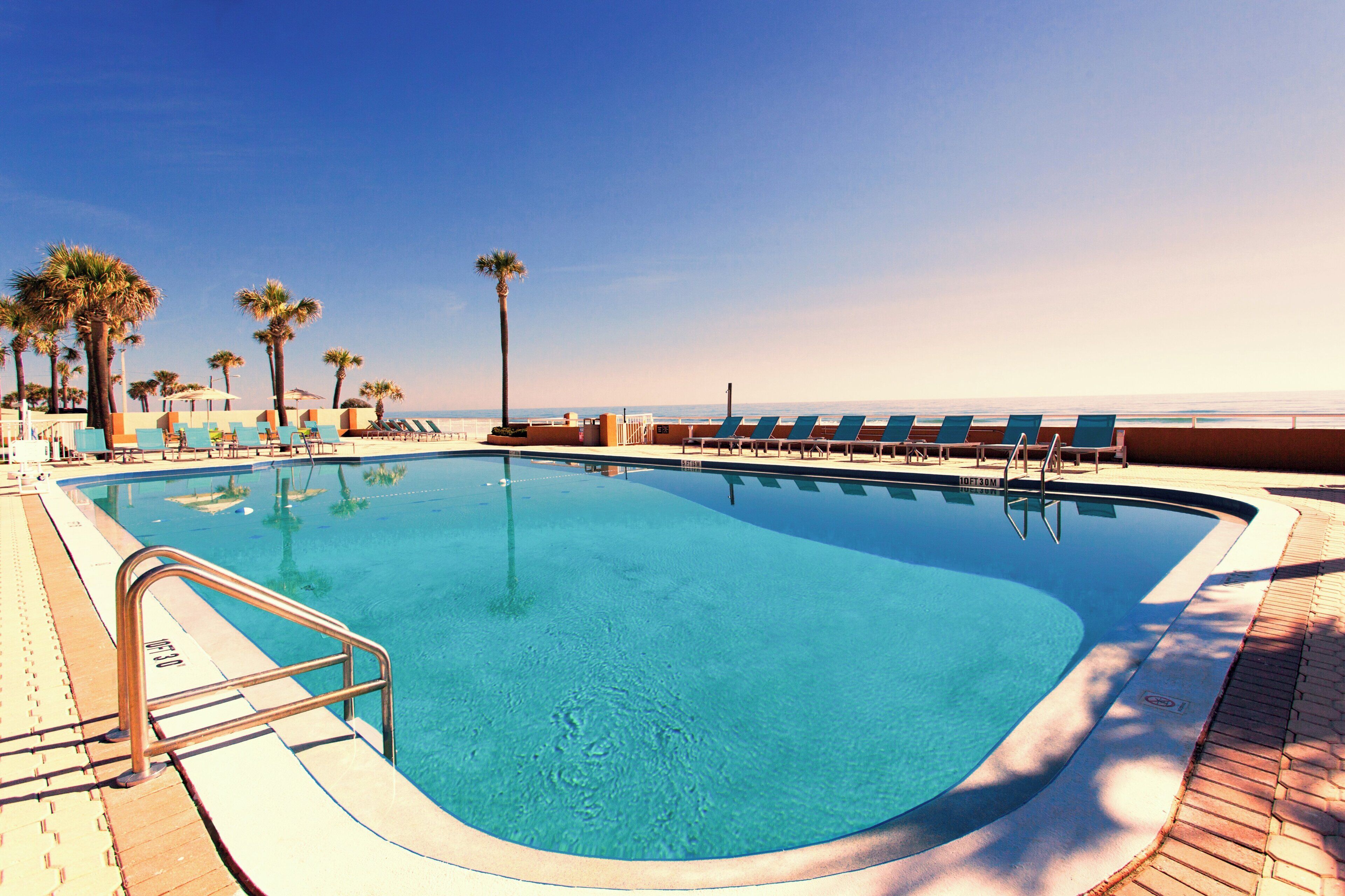 泳池
