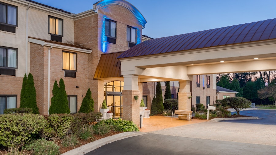 Holiday Inn Express Hotel & Suites Canton by IHG