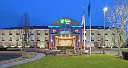 Holiday Inn Express & Suites Albany by IHG