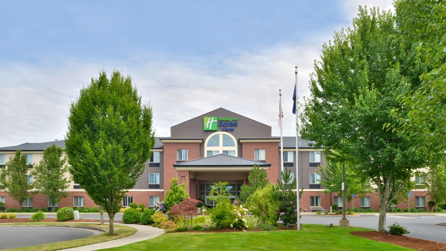 Holiday Inn Express & Suites Albany by IHG