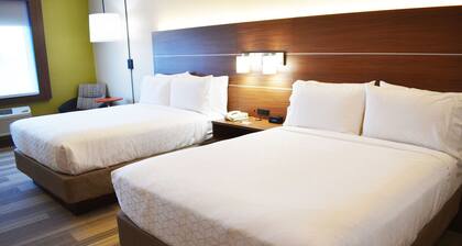 Holiday Inn Express & Suites Albany by IHG