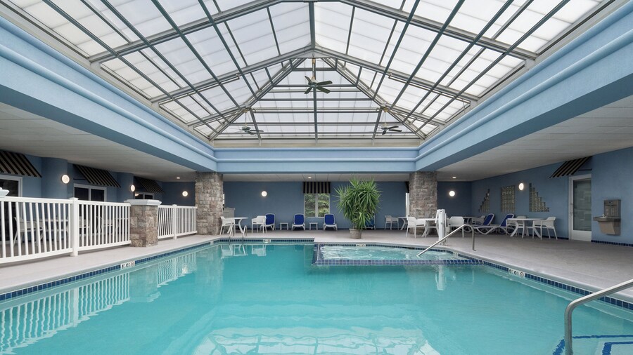 Holiday Inn Express Hotel & Suites Saginaw by IHG