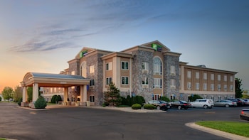 Holiday Inn Express Hotel & Suites Saginaw by IHG