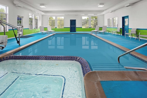 Holiday Inn Express Hotel & Suites Acme-Traverse City by IHG