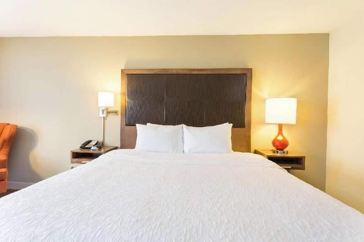 In-room safe, free WiFi, bed sheets