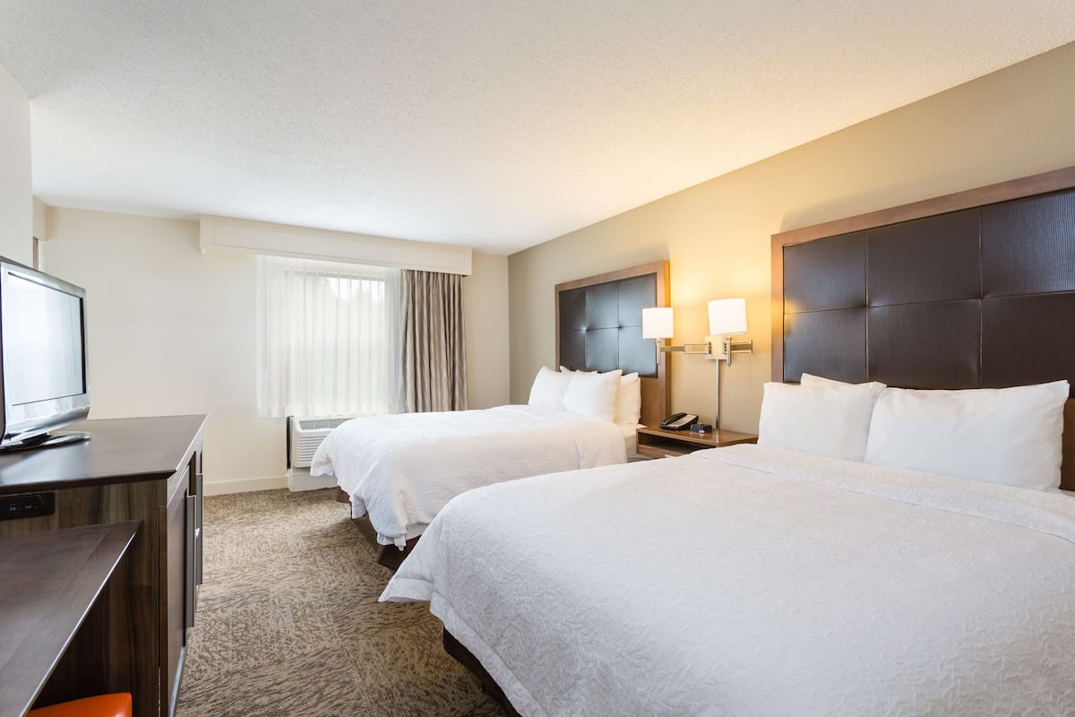 suite, non smoking | 1 bedroom, in-room safe, free wifi, bed sheets