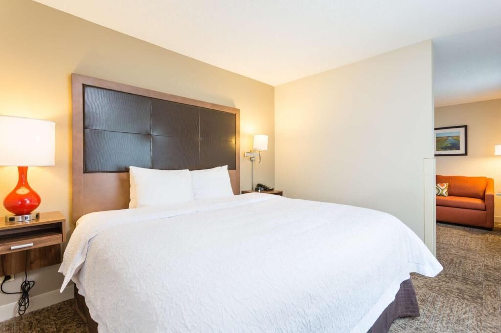 In-room safe, free WiFi, bed sheets