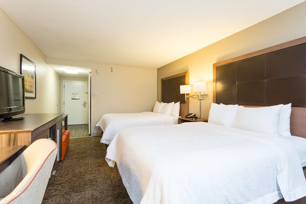 In-room safe, free WiFi, bed sheets