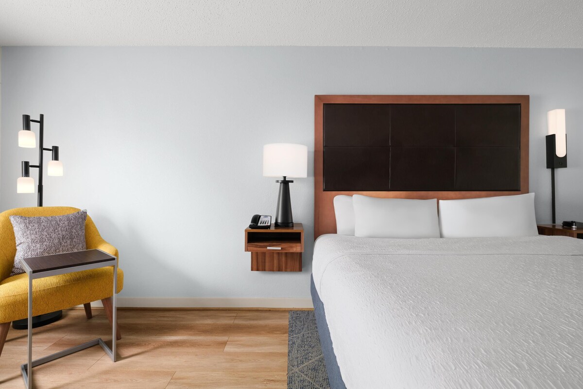 Caja fuerte, wifi gratis, ropa de cama