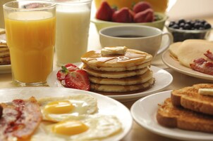 Desayuno completo incluido todos los días 